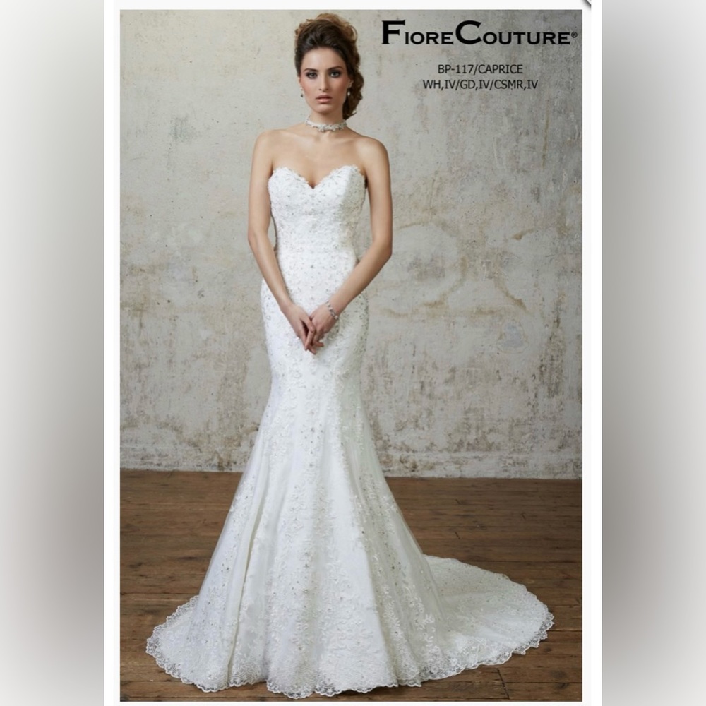 Gorgeous “mermaid” fit wedding dress.